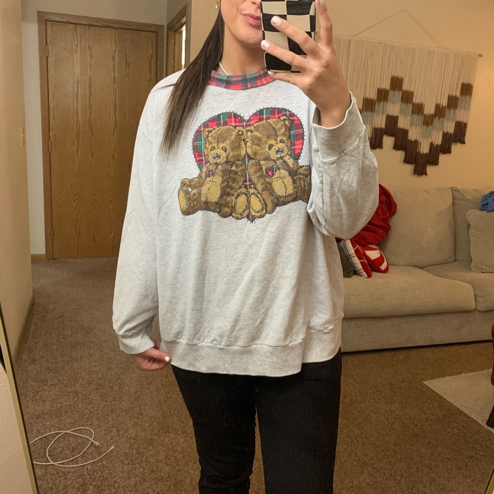 Basic Editions Light Gray Sweater with Teddy Bear Graphic